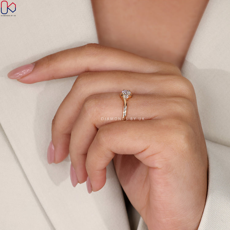 Beautiful yellow gold diamond ring for every occasion.
