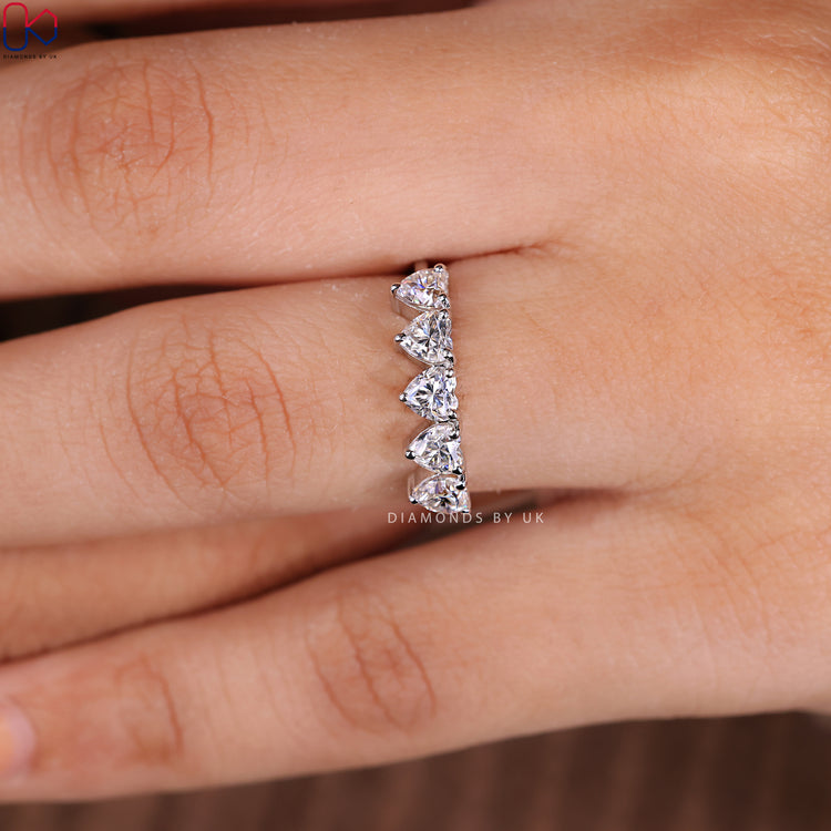 Five stone band crafted for elegance and style.
