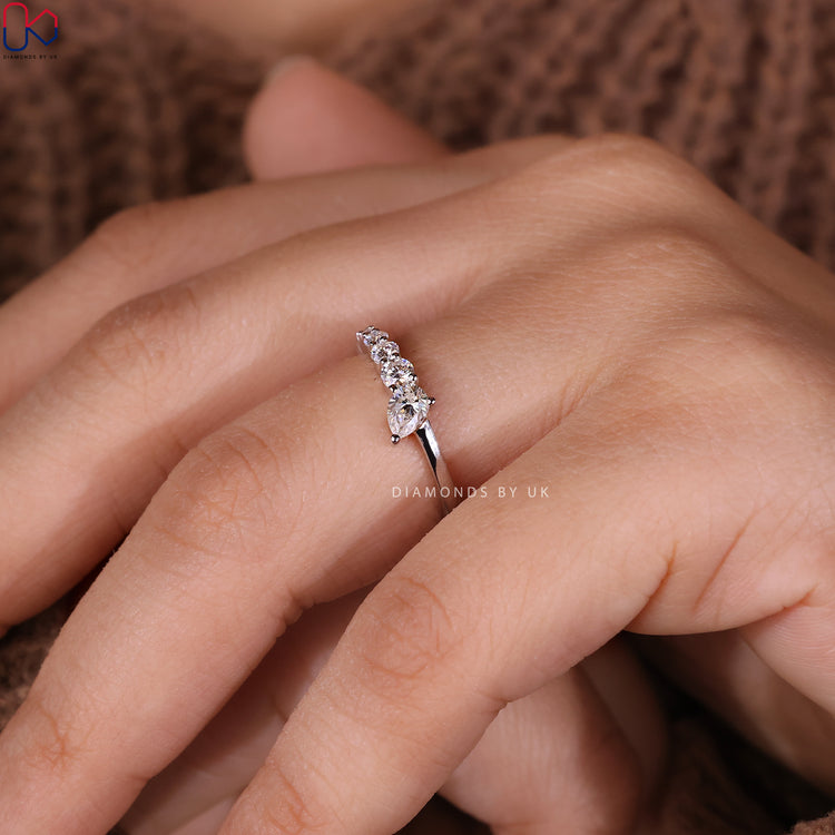 Handmade jewelry for a personalised touch.
