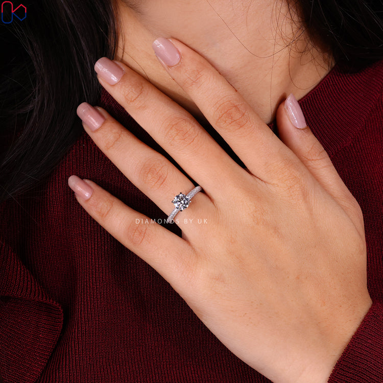 Buy engagement ring with unique designs and high-quality diamonds.
