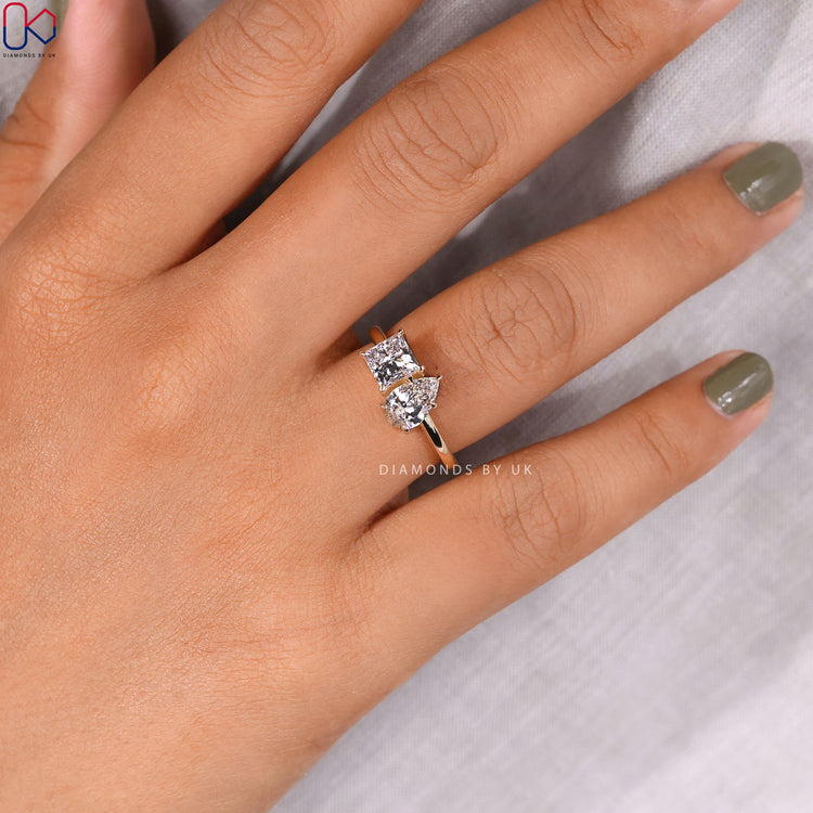 Buy engagement ring designed to match personal style and quality needs.
