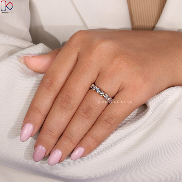 IGI certified wedding band with premium-quality diamonds for unmatched beauty.
