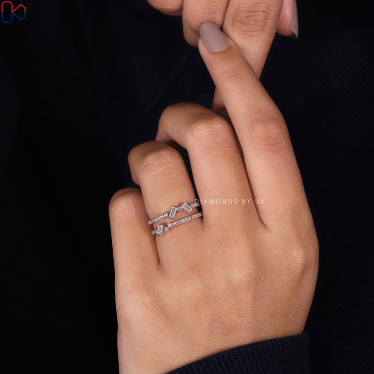 IGI certified wedding band offering guaranteed quality and authenticity.
