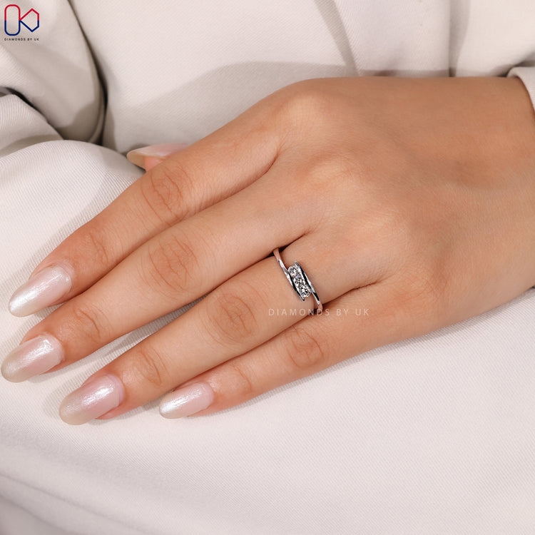 Buy wedding band in white gold.
