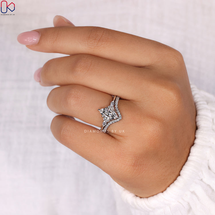DiamondsbyUK bridal set showcasing stunning jewellery.