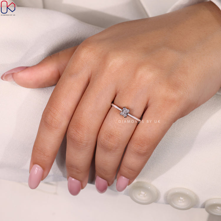IGI certified radiant cut ring offering brilliance and beauty in a solitaire diamond ring.
