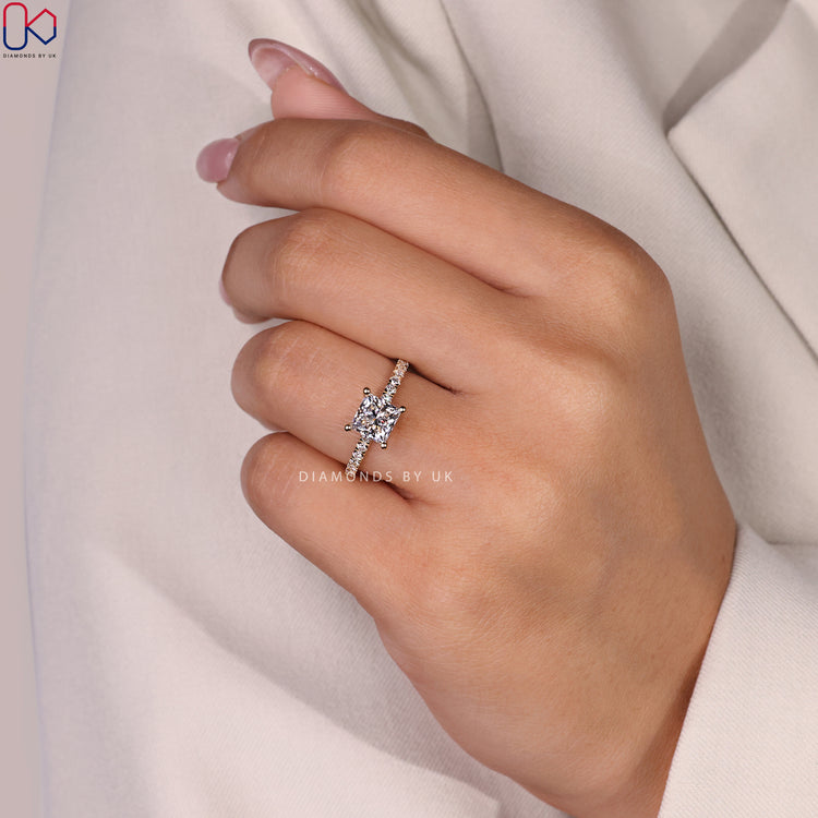 IGI certified ring for guaranteed quality.
