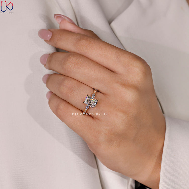 IGI certified diamond ensuring top-quality standards.
