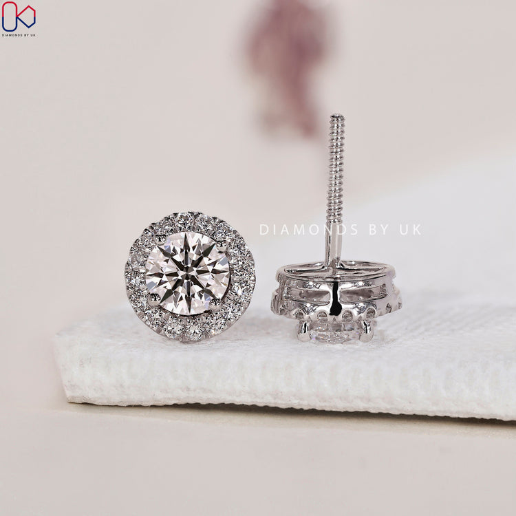 Stunning Diamondsbyuk earrings with unmatched brilliance.
