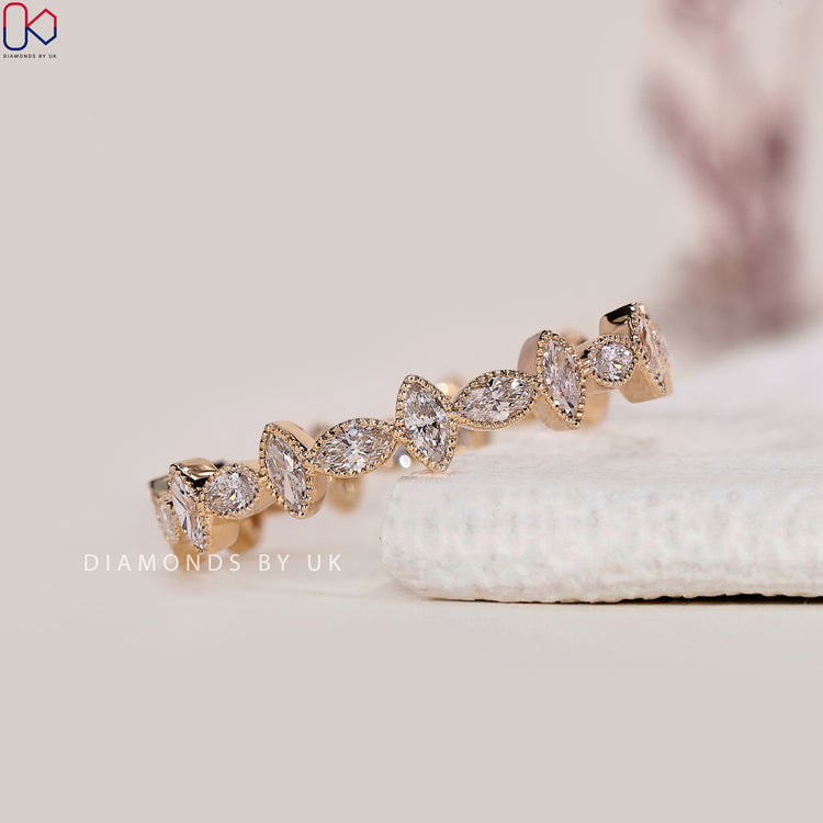 Milgrain wedding band designed by Diamondsbyuk with fine details
