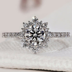 Round Diamond Cluster Ring In White Gold