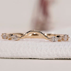 Curved Diamond Wedding Band – Yellow Gold