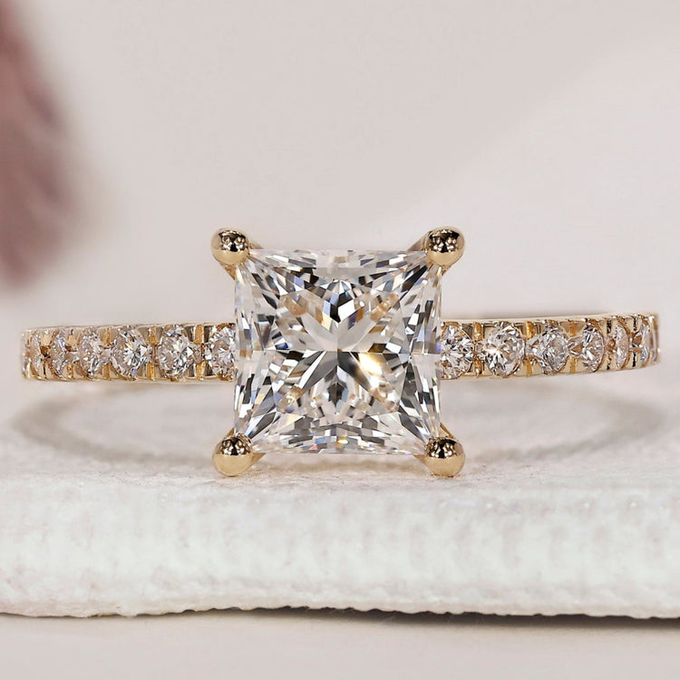 Princess Cut Engagement Ring with a stunning sparkle.
