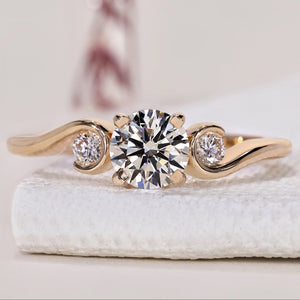 3 Diamond Engagement Ring - Round Diamond