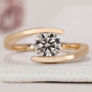 Round Diamond Engagement Ring In Solitaire Style