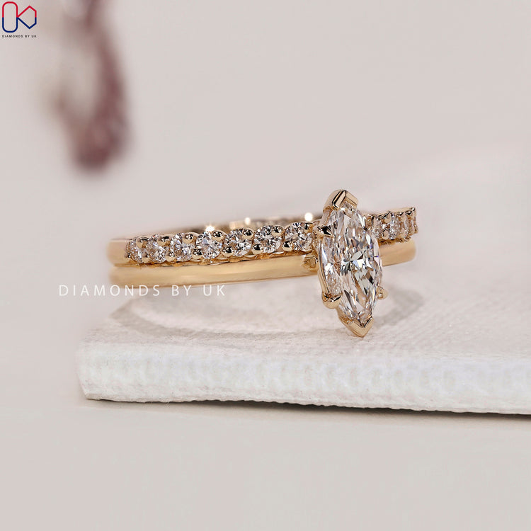 Round diamond band designed for a timeless and elegant look.
