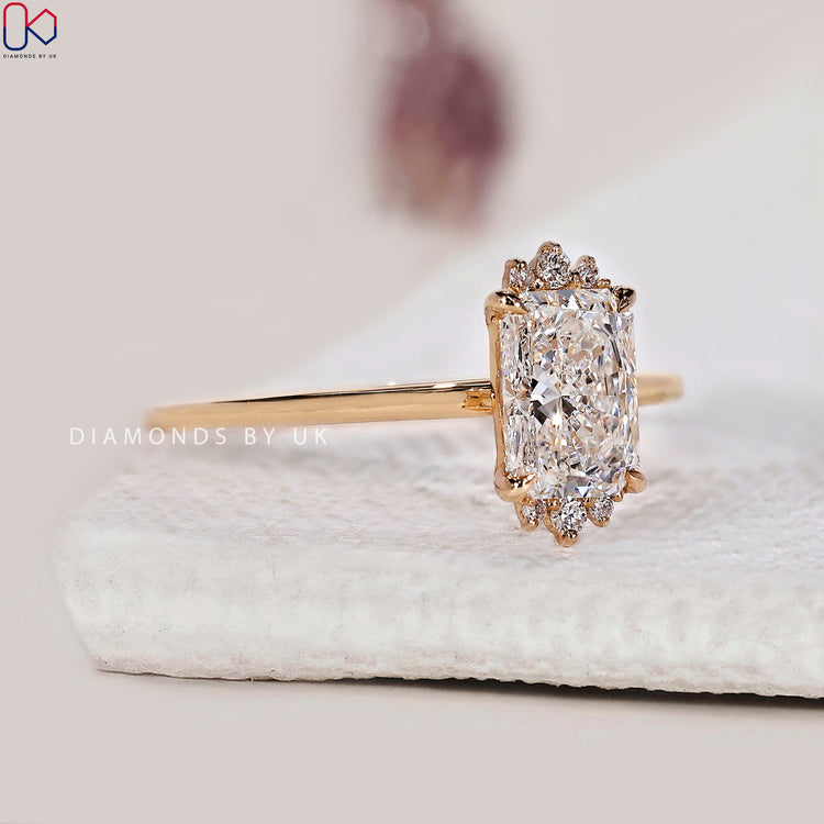 Yellow gold diamond ring featuring IGI certified Lab Grown Diamonds.
