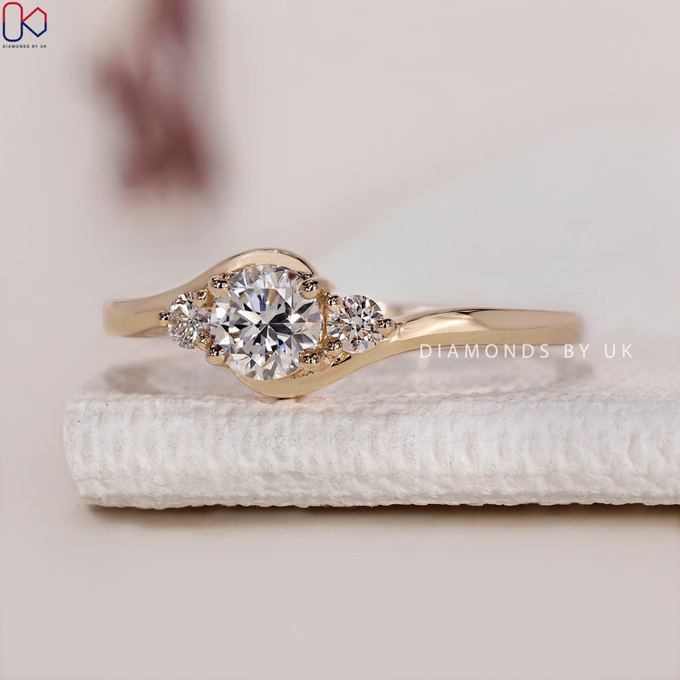 Prong setting ring ensuring maximum diamond security.
