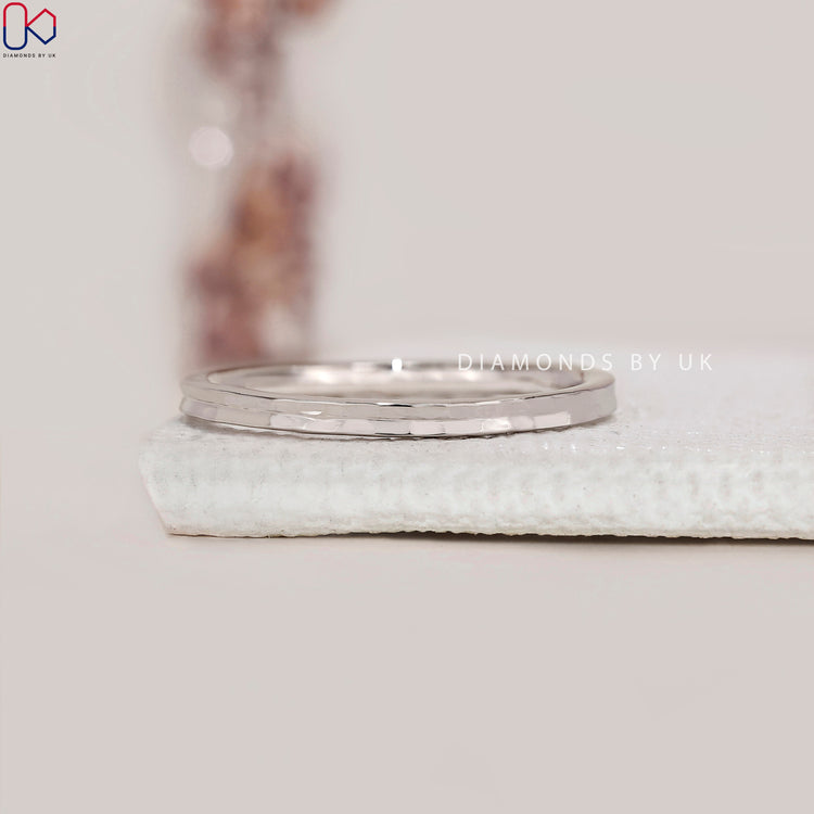 Buy wedding band with High Polish And Shiny Polish band.
