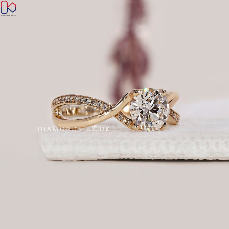 Round Diamond Twisted Engagement Ring