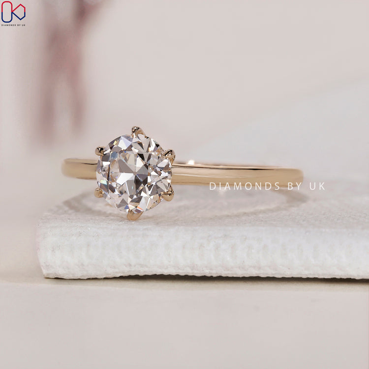 Lab Grown Diamond with exceptional brilliance.
