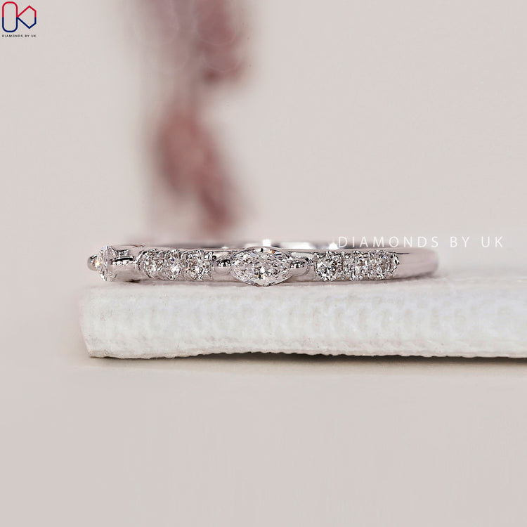 Buy wedding band with Diamondsbyuk band.
