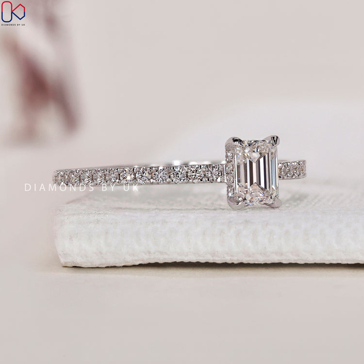 4 Prong Claw Setting for a secure and elegant hold.
