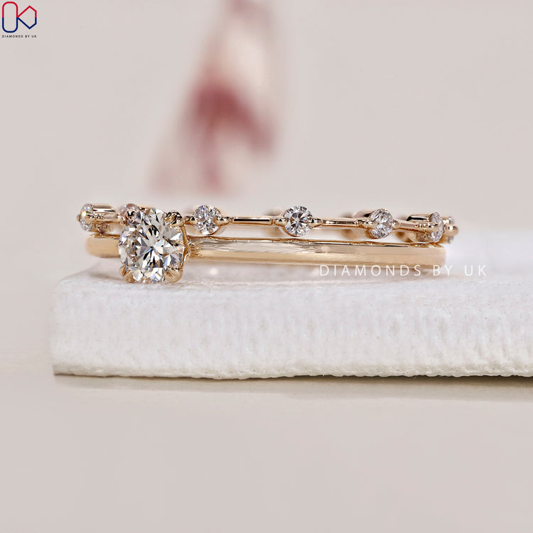 Minimalist ring crafted for a delicate and elegant look.
