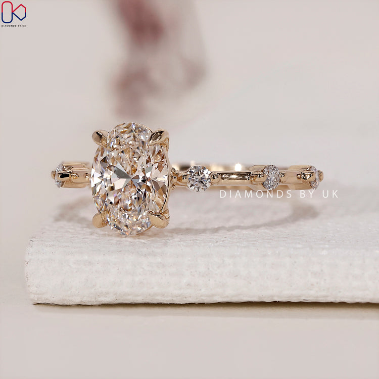 Prong setting ring for maximum sparkle.

