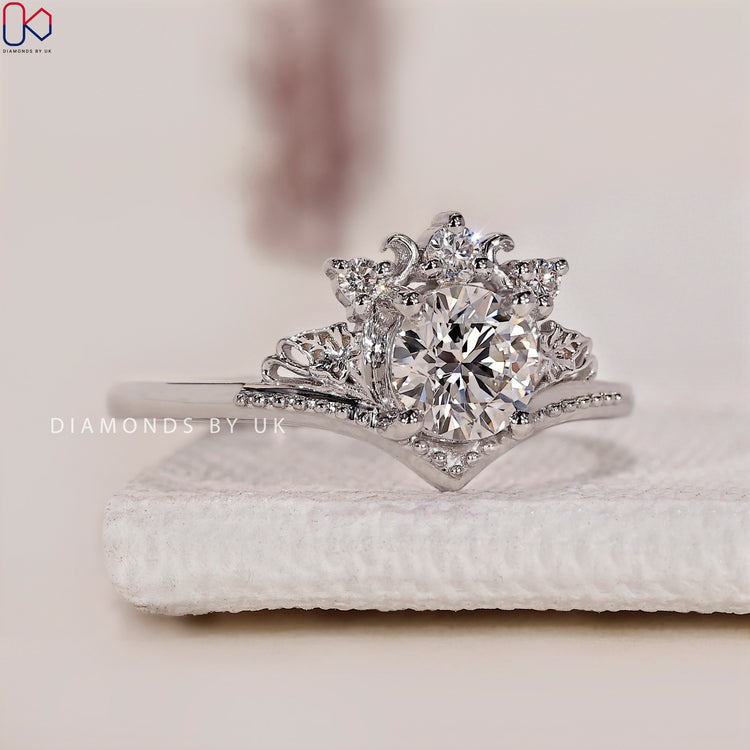Handmade jewellery with exquisite detailing.
