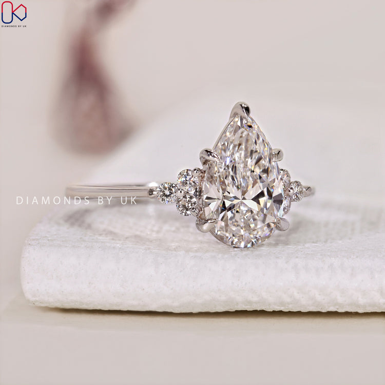 Lab Grown Diamond engagement ring in white gold.
