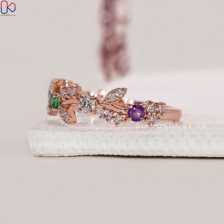 Stunning round diamond wedding band showcasing classic brilliance and elegance.