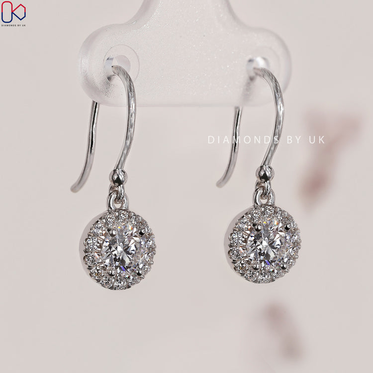 Handmade earrings designed with precision and care.
