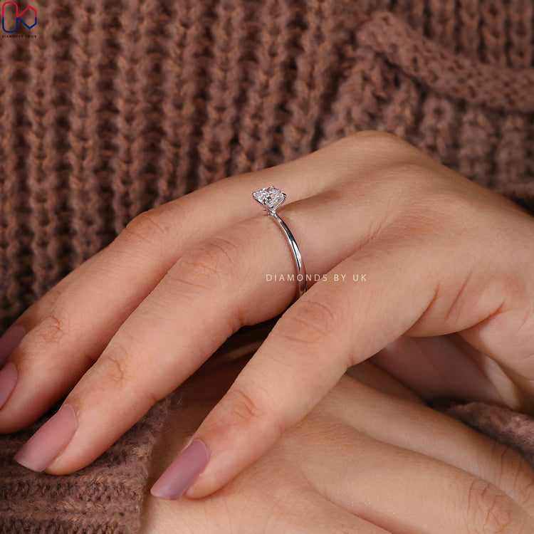 Buy engagement ring online for a stunning, customisable experience.
