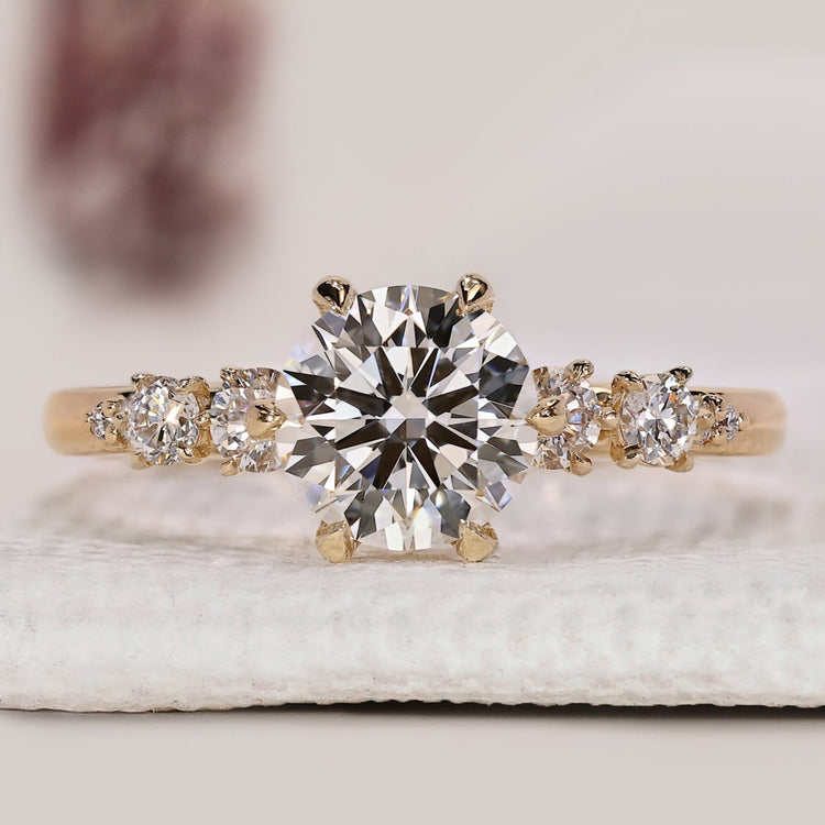 Round Diamond Engagement Ring In Yellow Gold