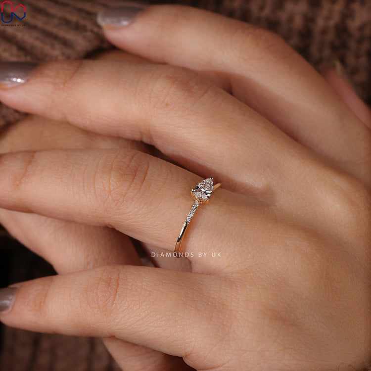 Lab Grown Diamond wedding band offering beauty and sustainability.
