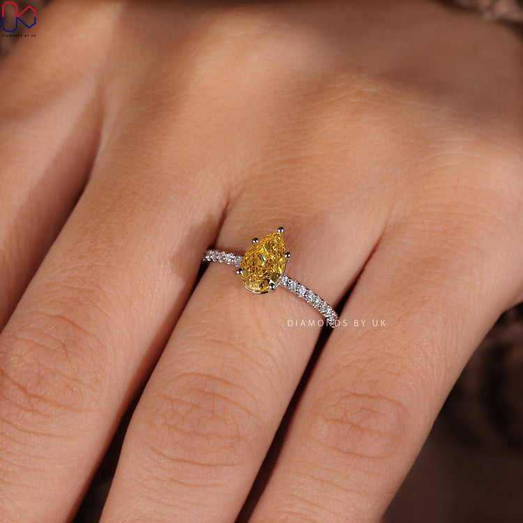 Handmade Jewellery featuring unique designs and premium materials.
