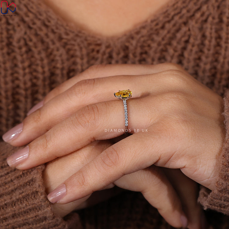 White Gold Diamond Ring featuring a timeless and sophisticated design.
