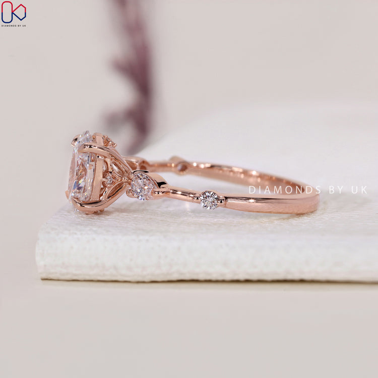 4 prong claw setting for secure diamond brilliance.

