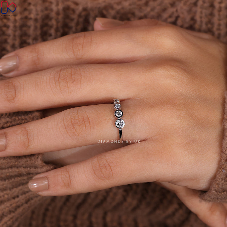 lab grown diamond placed in unique wedding band
