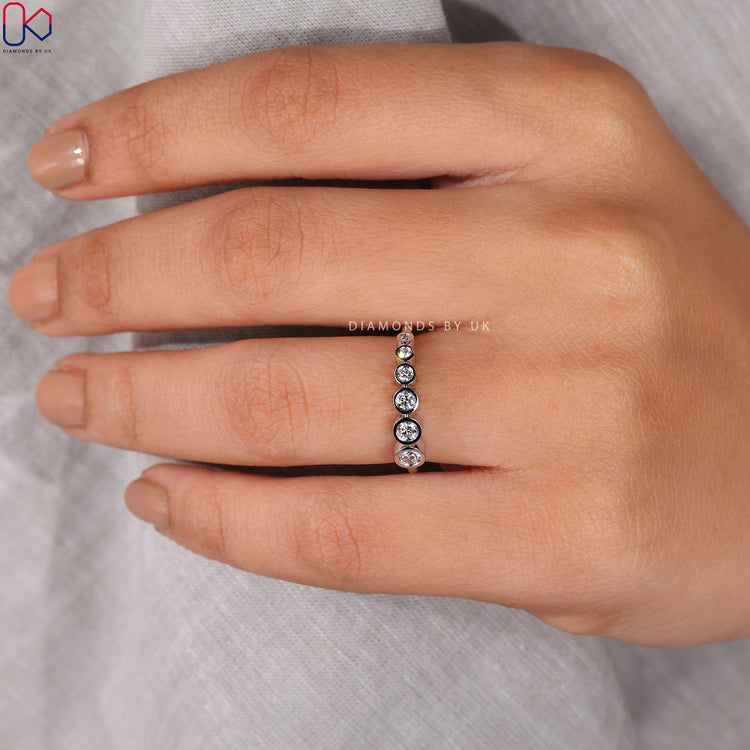 unique wedding band designed as beautiful band
