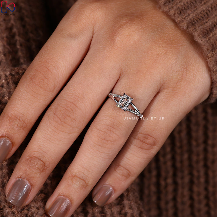 Diamondsbyuk ring designed for elegance and style.
