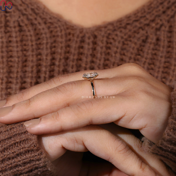 Yellow gold diamond ring with luxurious and radiant appeal.
