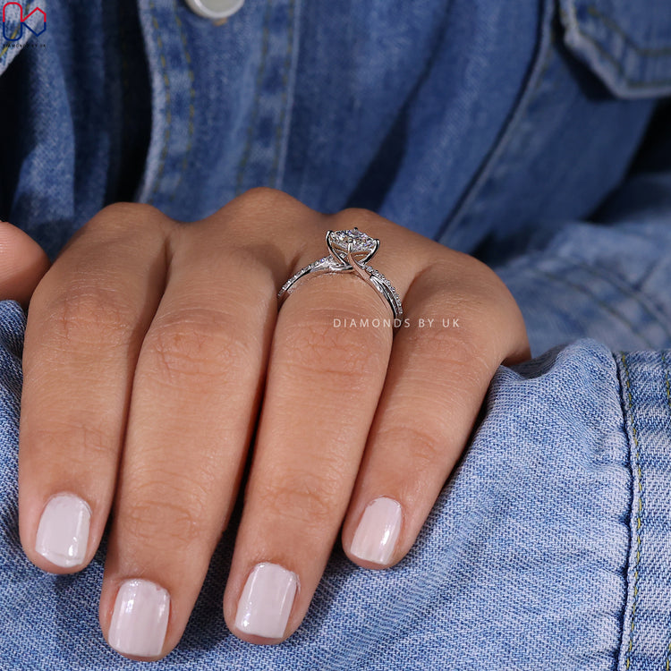 IGI certified diamond ring for guaranteed quality and brilliance.
