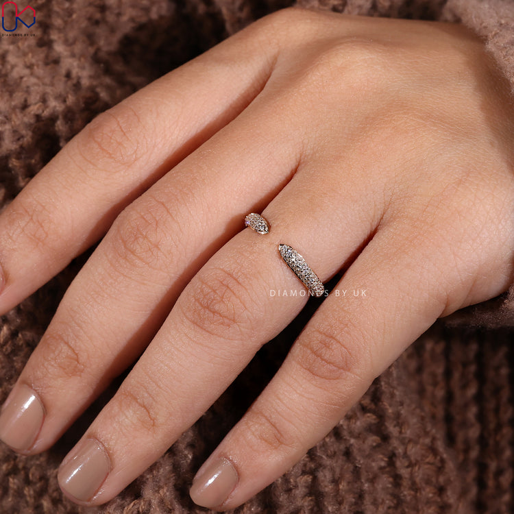 lab grown diamond set in unique wedding band
