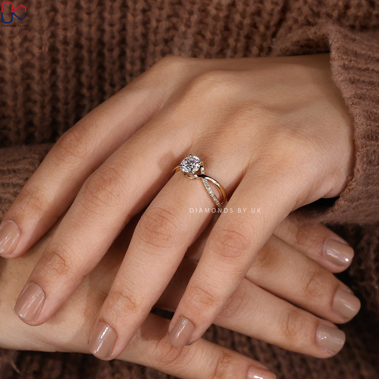 Round Diamond Twisted Engagement Ring
