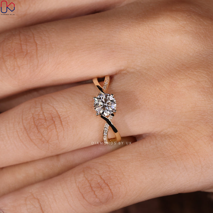 Round Diamond Twisted Engagement Ring