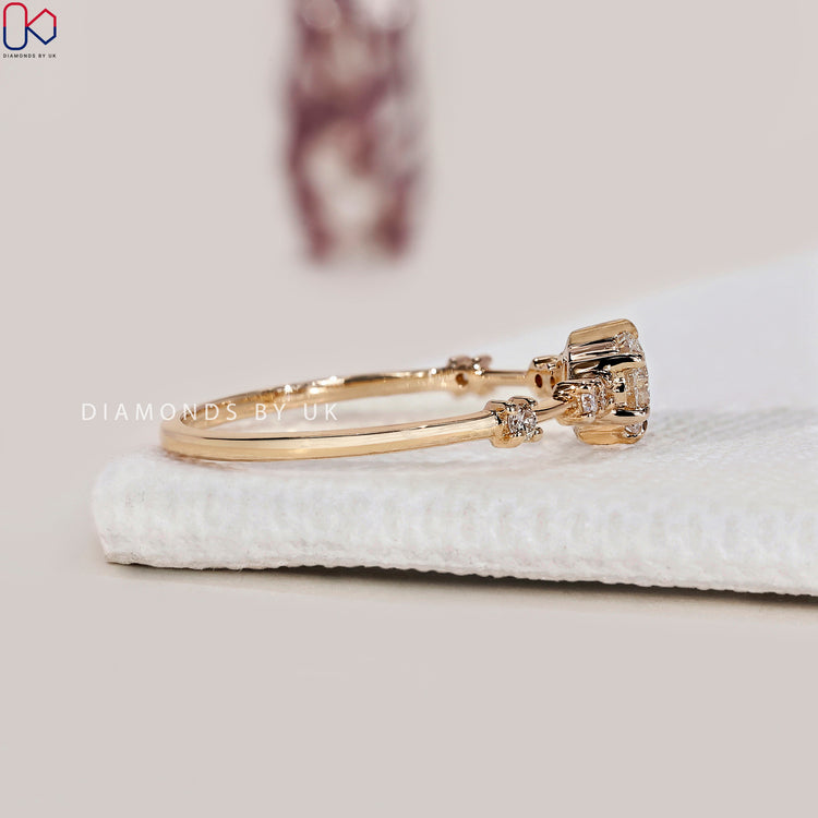 Buy engagement ring with timeless style.
