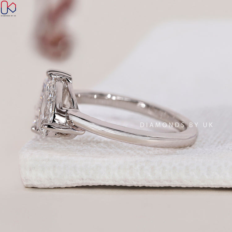 Lab Grown Diamond ring with sustainable brilliance.
