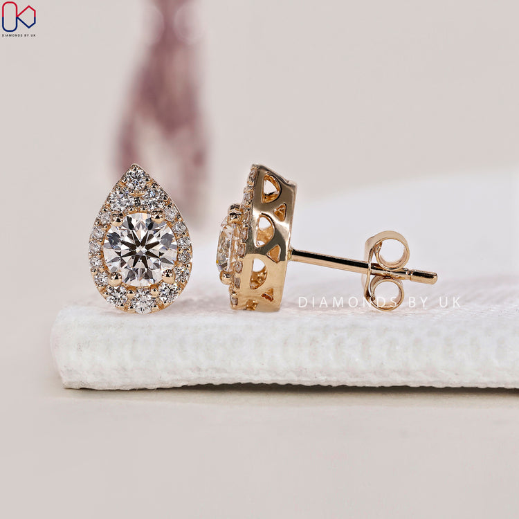 Diamondsbyuk earrings with exquisite detailing.
